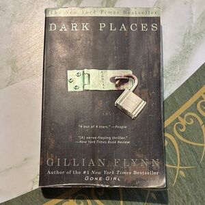Dark Places by Gillian Flynn